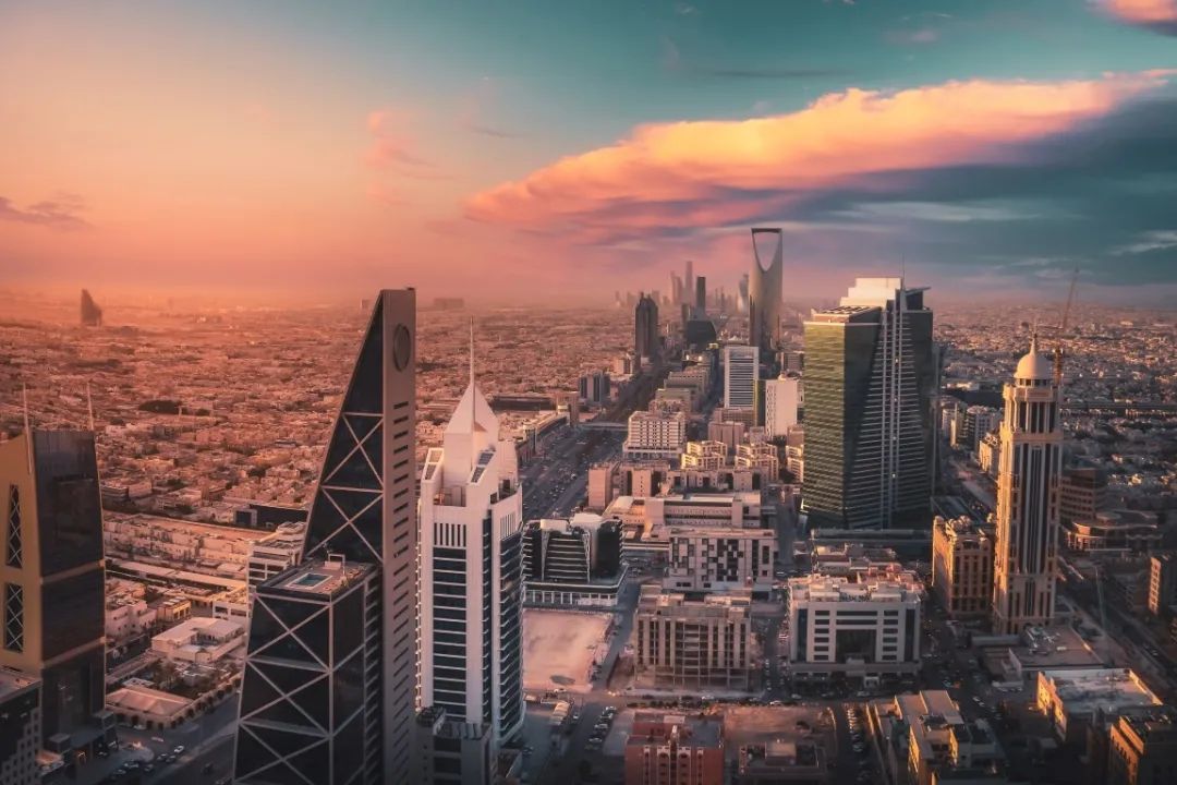 沙特公共投资基金着手渗透中国股票市场;沙特多达30家企业将继续开发物流